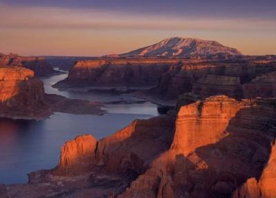 با تور مجازی از دریاچه پاول در آمریکا دیدن کنید با تور مجازی از دریاچه پاول در آمریکا دیدن کنید