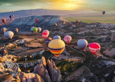 سفری به کاپادوکیا: سرزمین سنگ های اسرارآمیز و بالن های رویایی سفری به کاپادوکیا: سرزمین سنگ های اسرارآمیز و بالن های رویایی